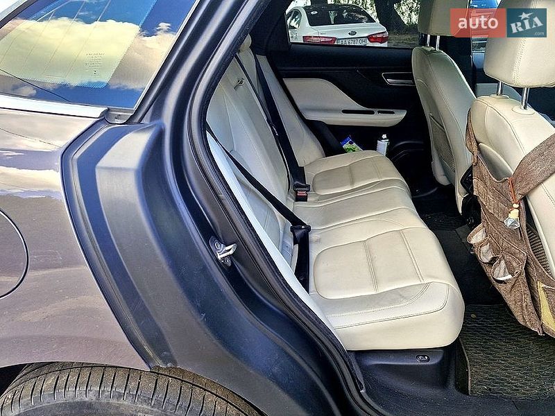 Позашляховик / Кросовер Jaguar F-Pace 2016 в Києві