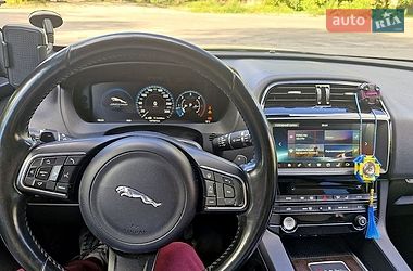 Позашляховик / Кросовер Jaguar F-Pace 2016 в Києві
