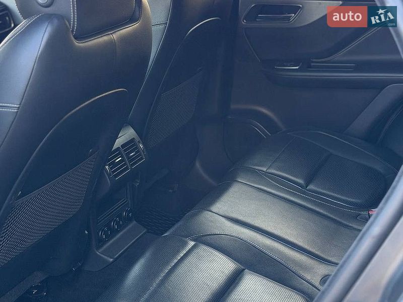 Позашляховик / Кросовер Jaguar F-Pace 2019 в Києві
