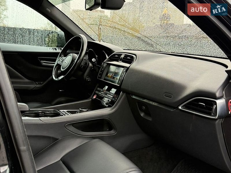 Внедорожник / Кроссовер Jaguar F-Pace 2016 в Хмельницком