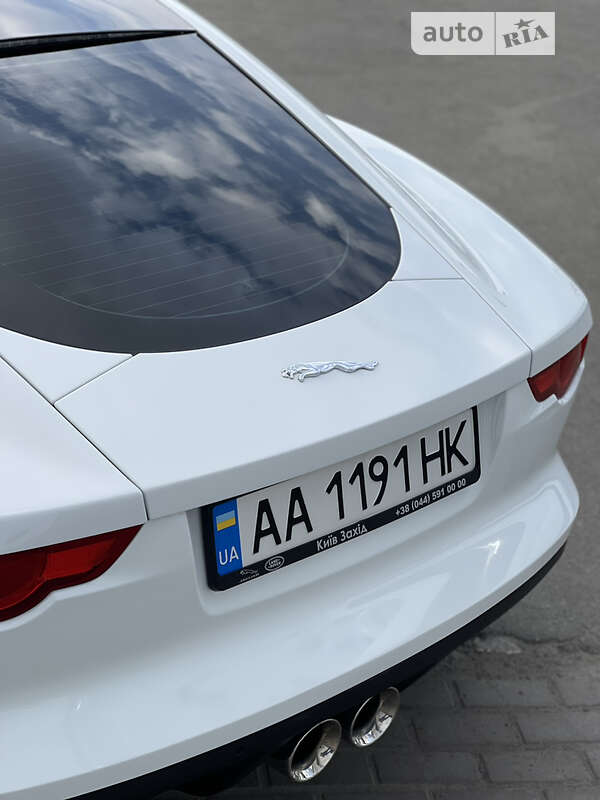 Купе Jaguar F-Type 2015 в Киеве