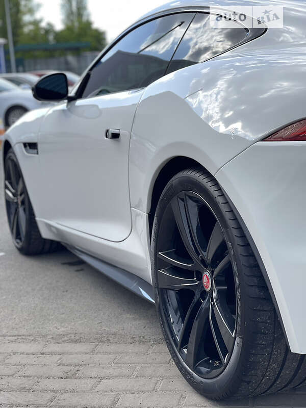 Купе Jaguar F-Type 2015 в Киеве