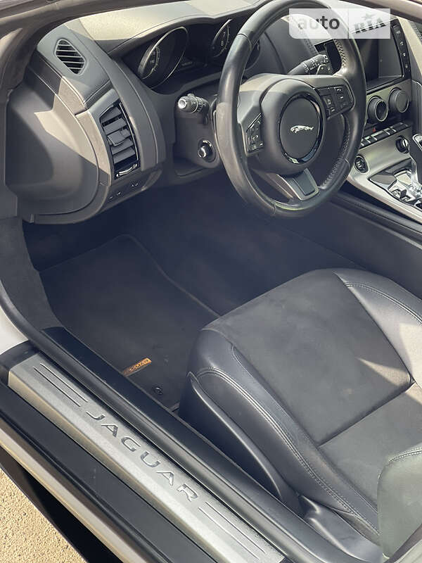 Купе Jaguar F-Type 2015 в Киеве