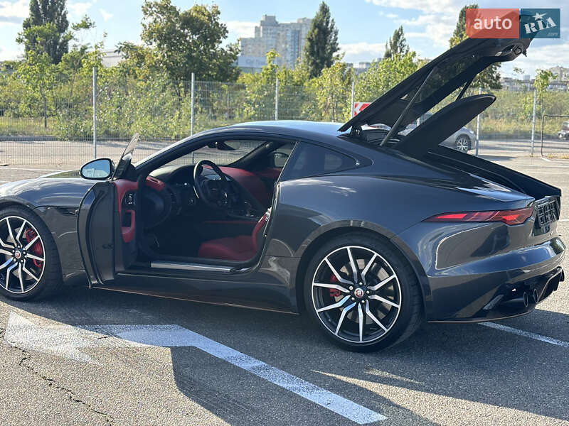 Купе Jaguar F-Type 2021 в 