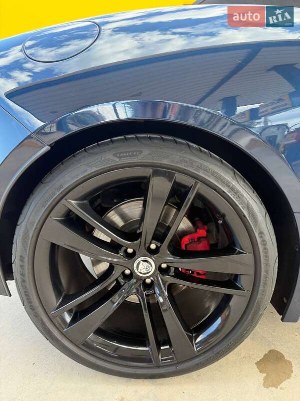 Купе Jaguar F-Type 2013 в Киеве