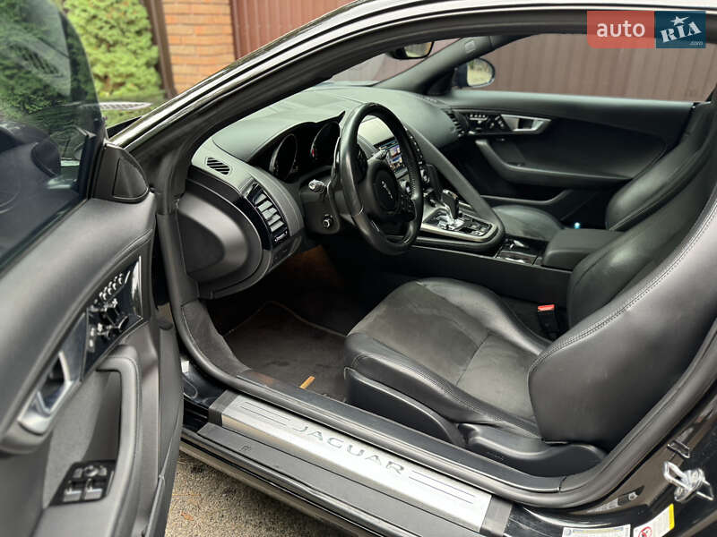 Купе Jaguar F-Type 2015 в Киеве