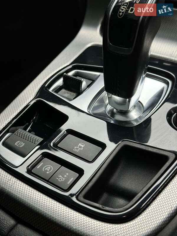 Купе Jaguar F-Type 2015 в Киеве