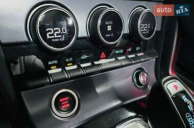 Кабриолет Jaguar F-Type 2020 в 