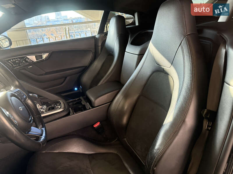 Купе Jaguar F-Type 2015 в Киеве