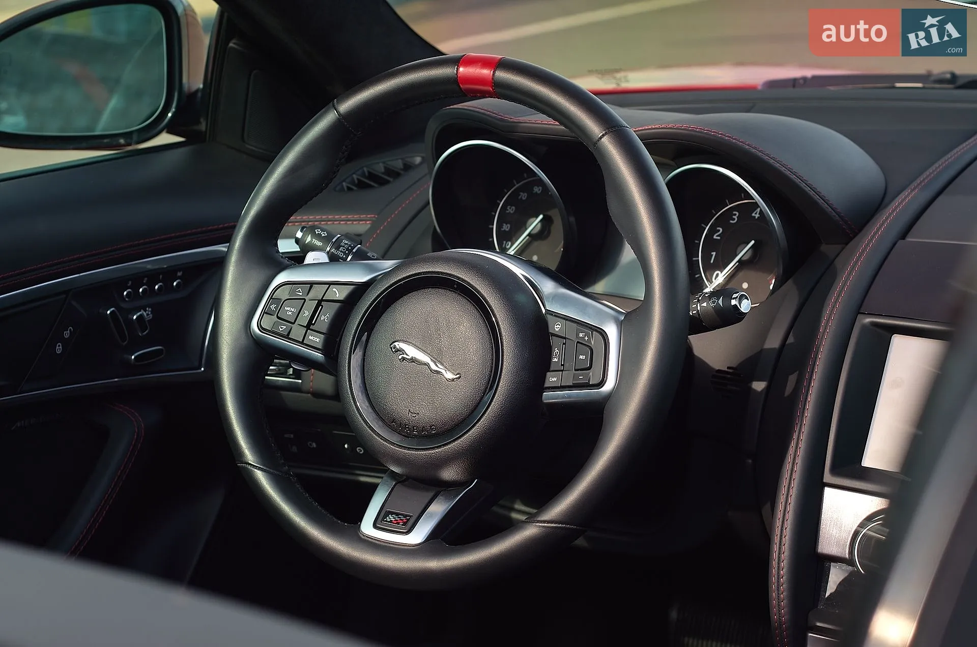2019 Jaguar F-Type - мініатюра 32