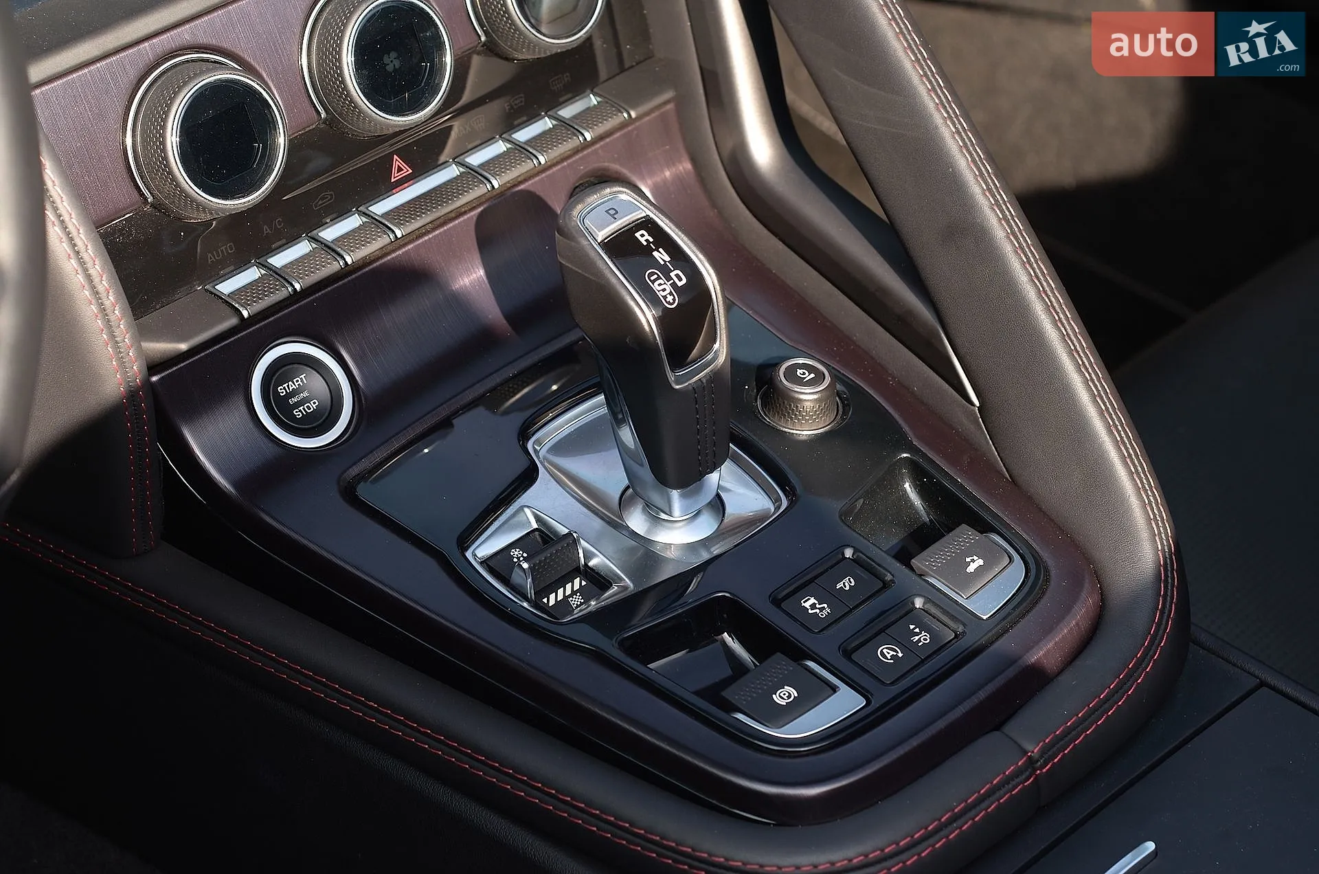 2019 Jaguar F-Type - мініатюра 33