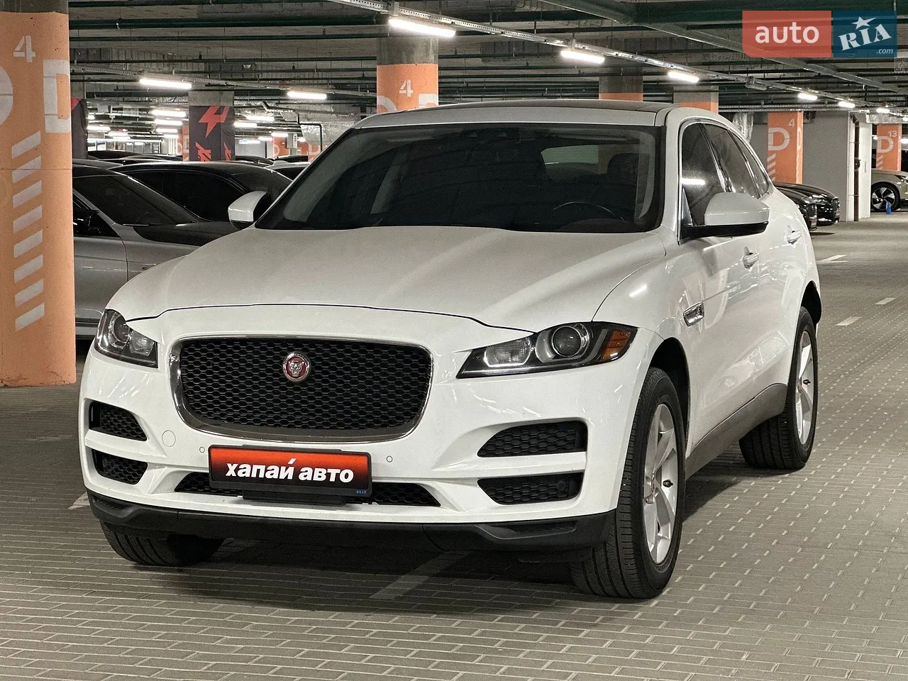 2018 Jaguar F-Pace - мініатюра 30