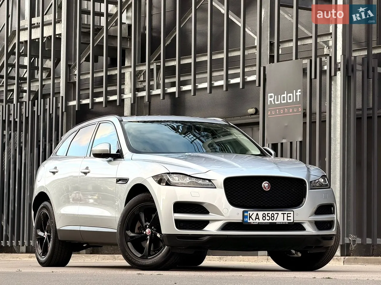 2017 Jaguar F-Pace - мініатюра 79