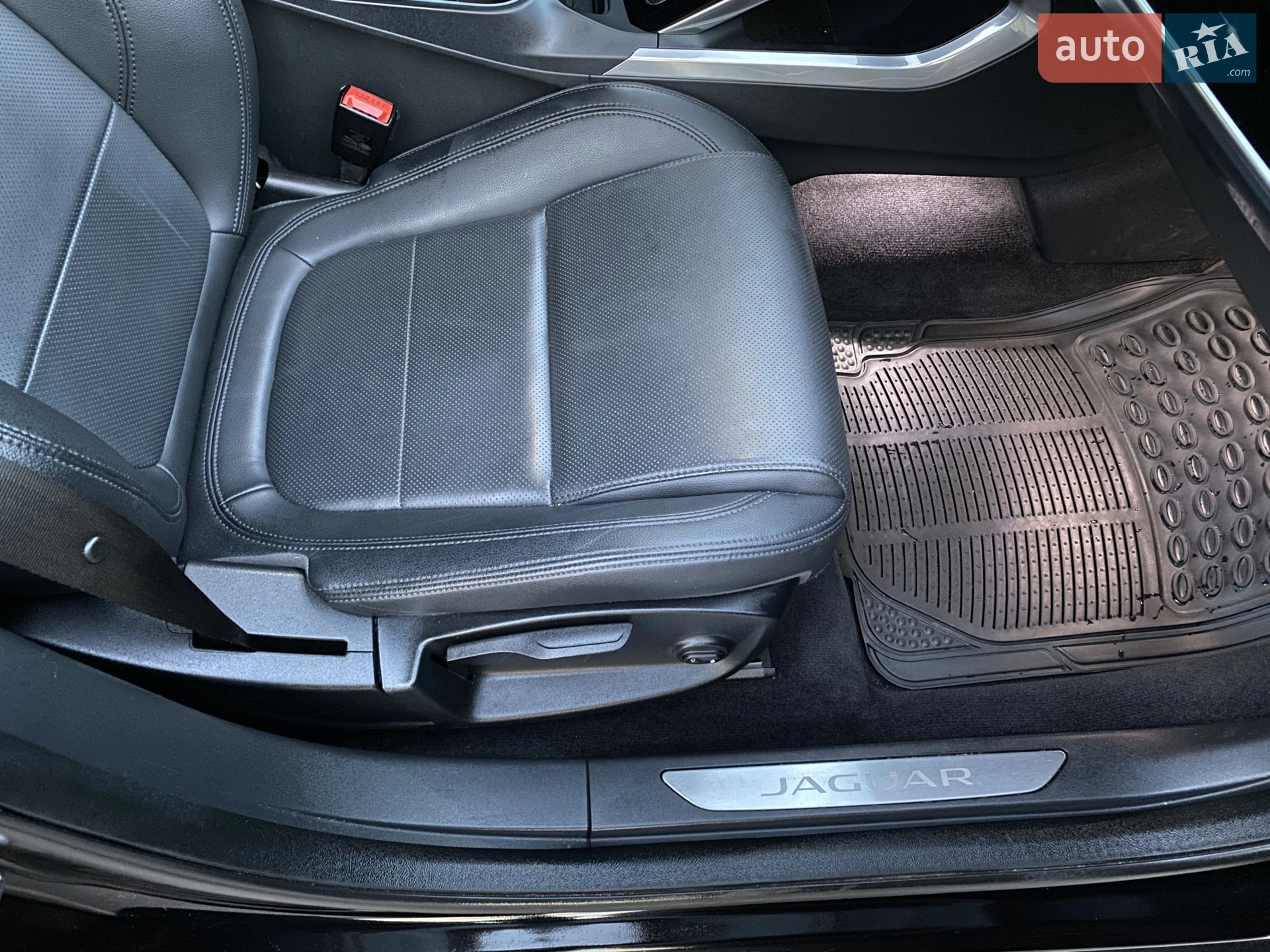 2019 Jaguar I-Pace - мініатюра 18