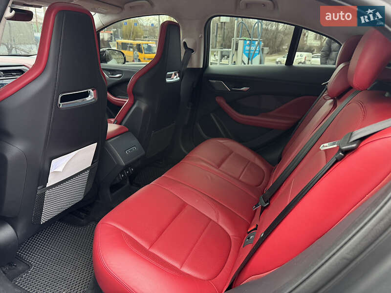 Позашляховик / Кросовер Jaguar I-Pace 2019 в Дніпрі