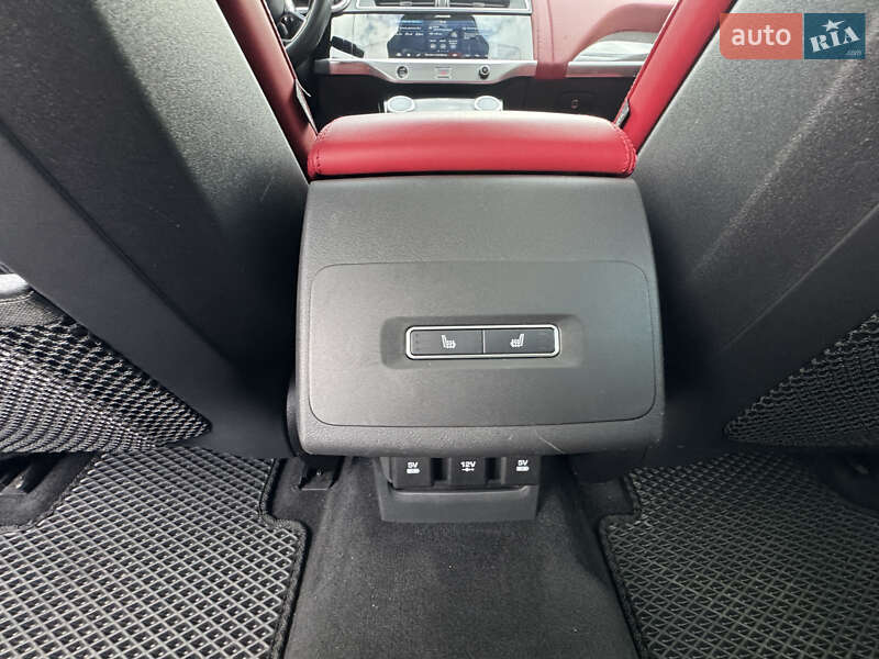 Позашляховик / Кросовер Jaguar I-Pace 2019 в Дніпрі