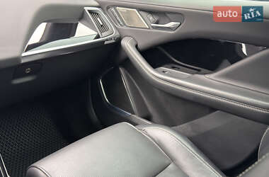 Позашляховик / Кросовер Jaguar I-Pace 2018 в 