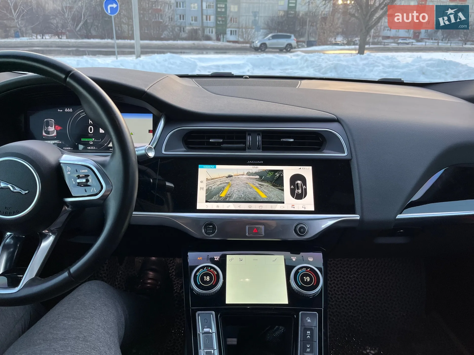 2019 Jaguar I-Pace - мініатюра 11