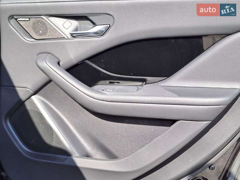 Внедорожник / Кроссовер Jaguar I-Pace 2019 в Одессе фото 17 Внедорожник / Кроссовер Jaguar I-Pace 2019 в Одессе
