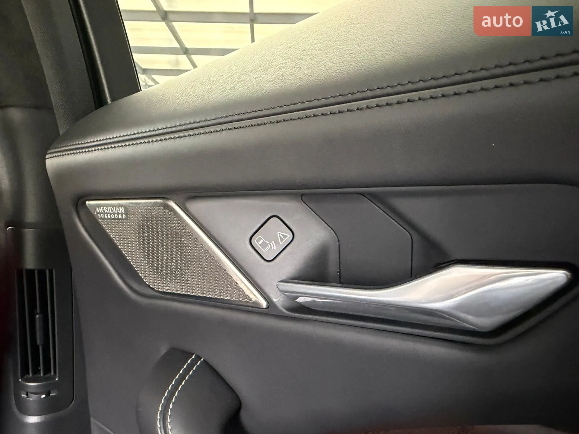 2019 Jaguar I-Pace - мініатюра 25