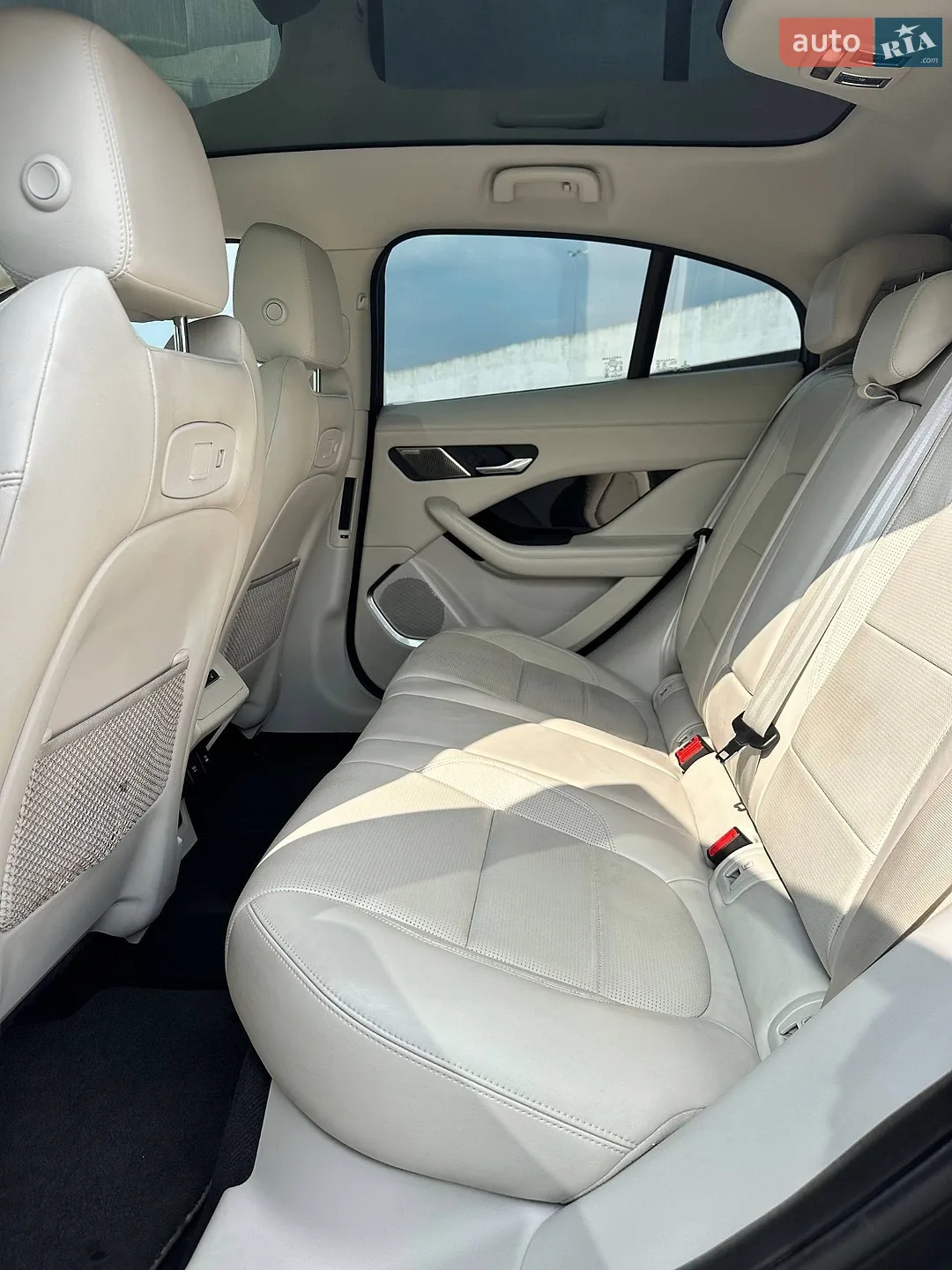 2019 Jaguar I-Pace - мініатюра 9