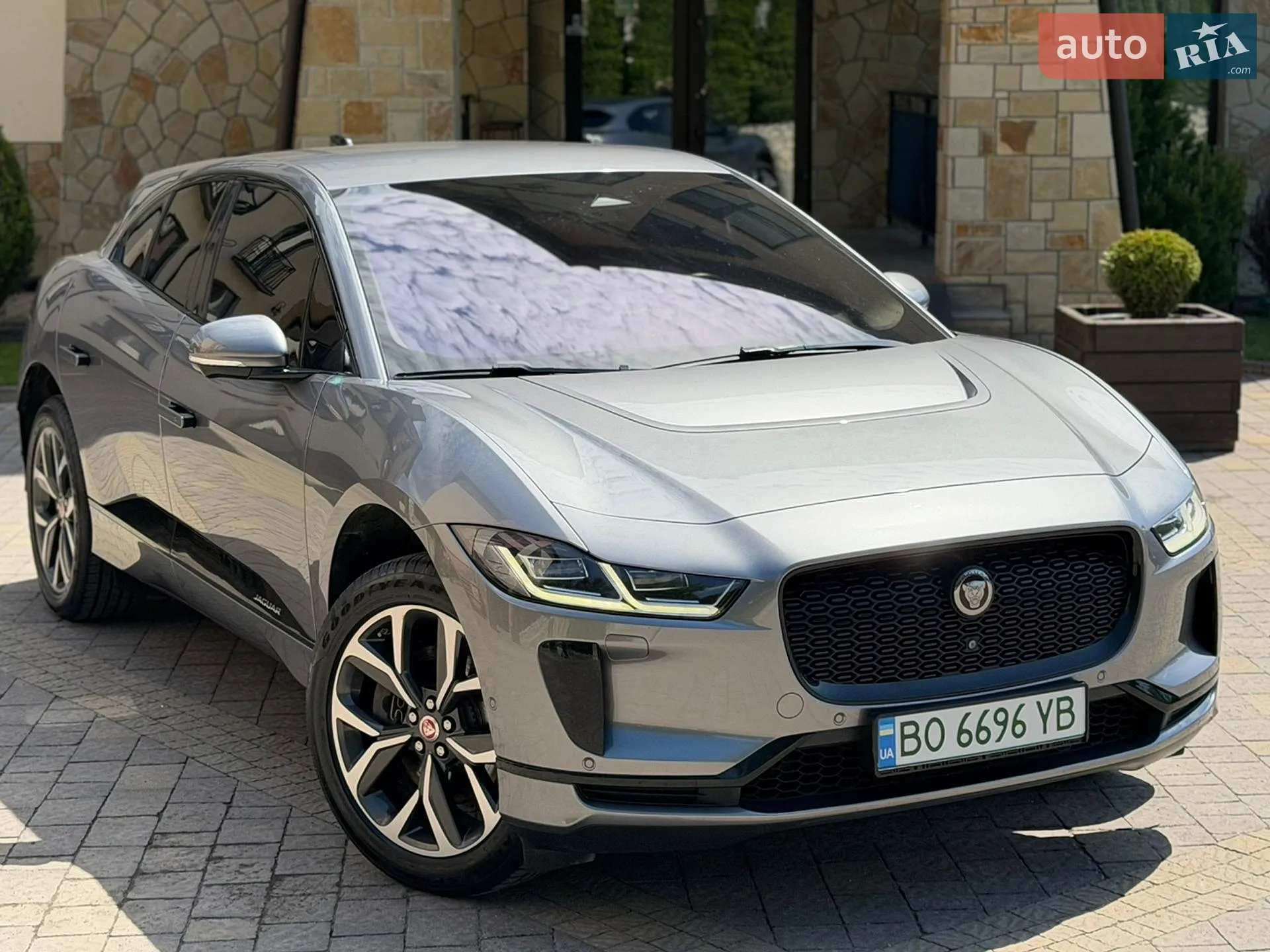 2020 Jaguar I-Pace - мініатюра 2