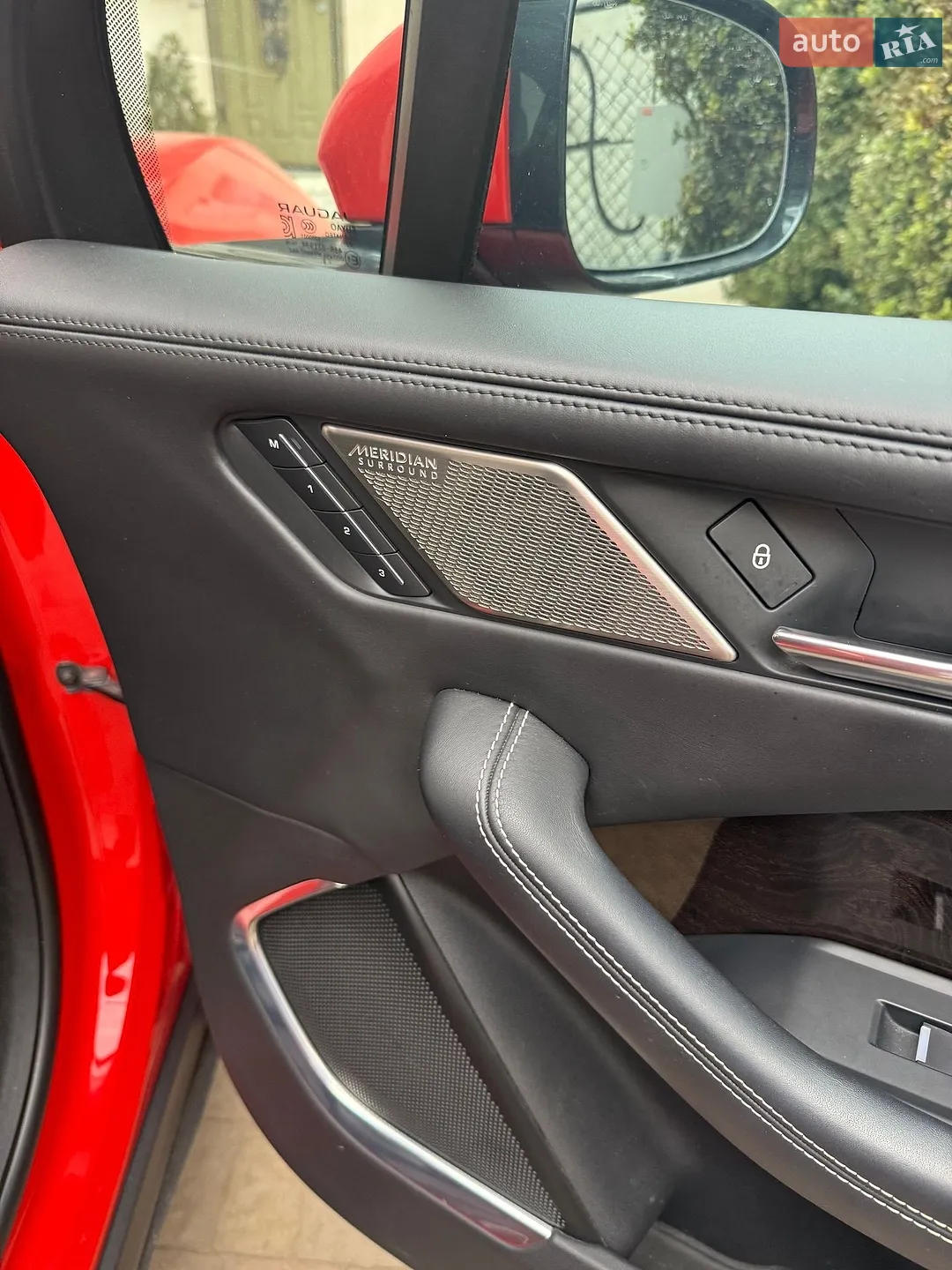 2019 Jaguar I-Pace - мініатюра 11