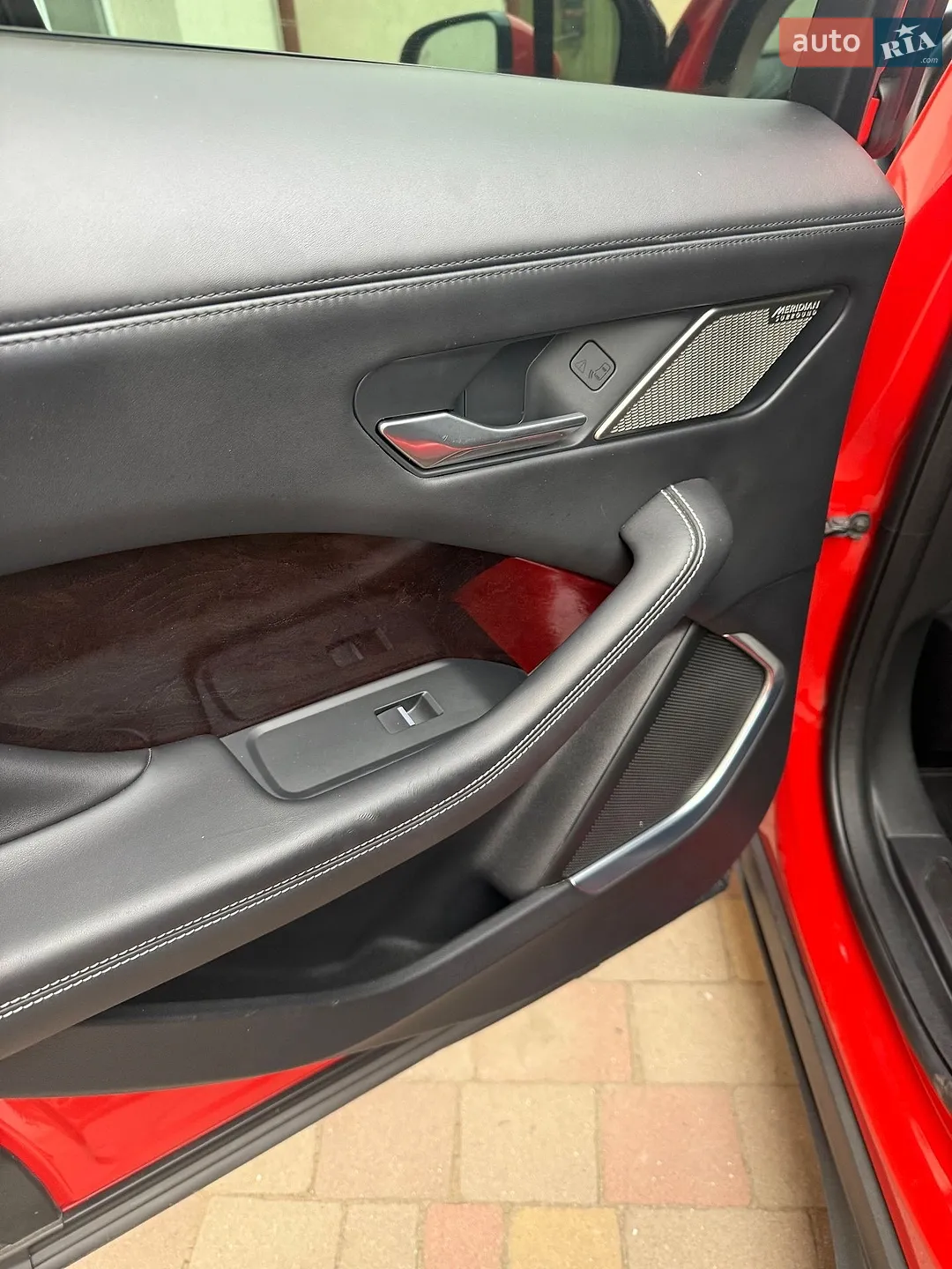 2019 Jaguar I-Pace - мініатюра 14