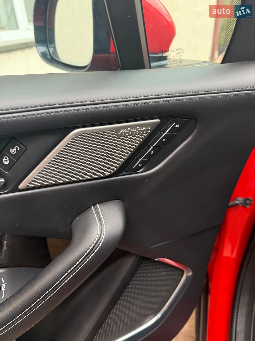 2019 Jaguar I-Pace - мініатюра 15