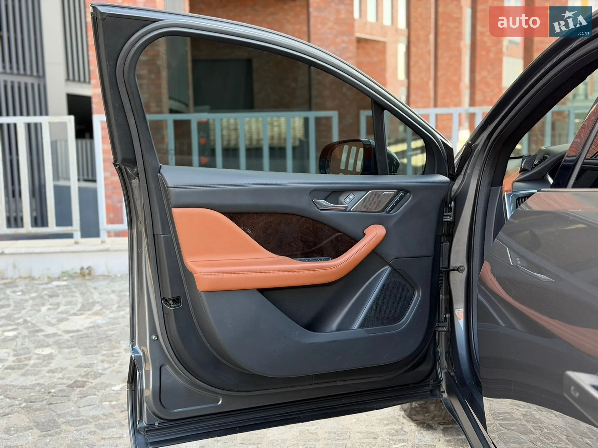 2019 Jaguar I-Pace - мініатюра 22