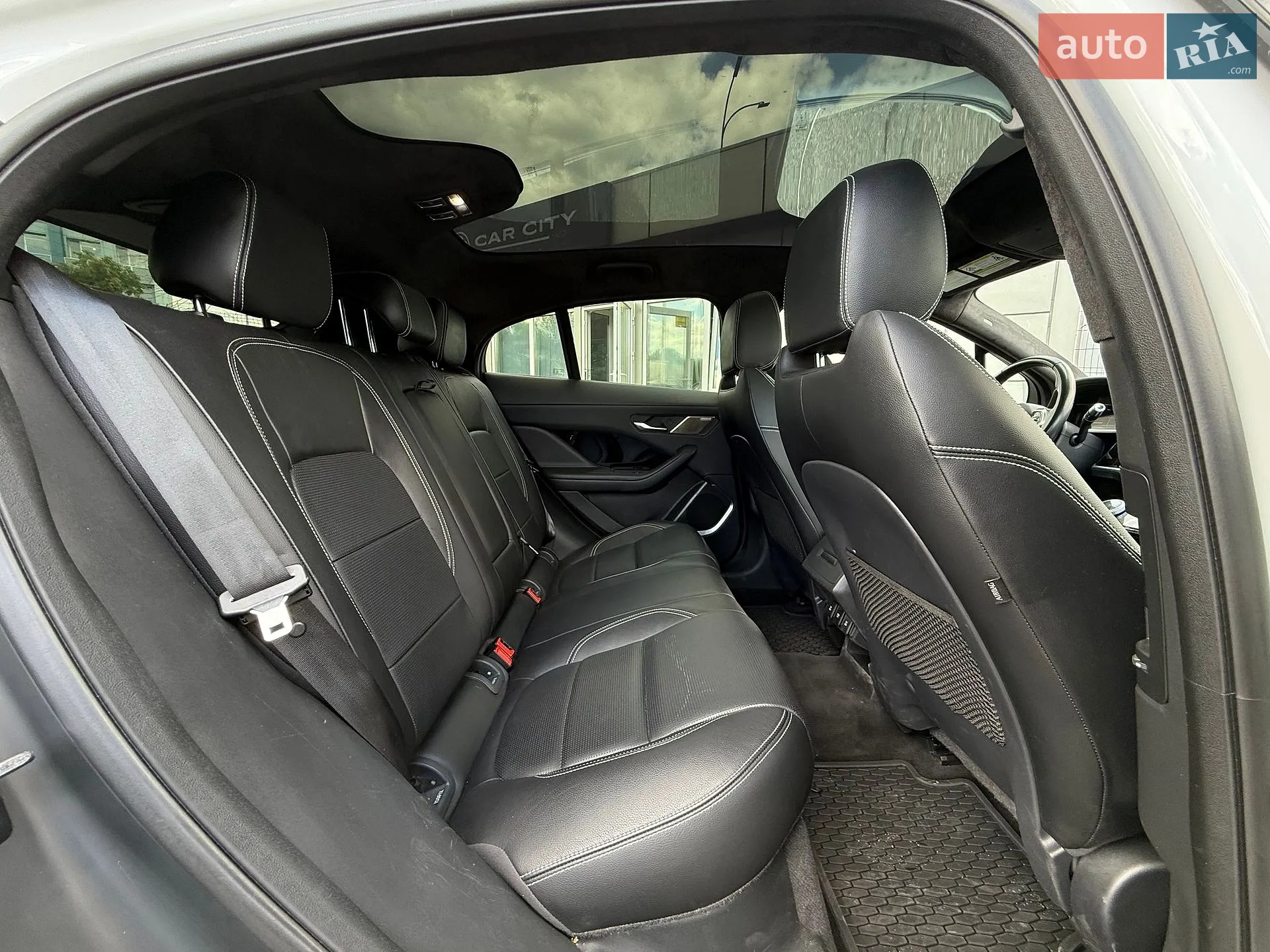 2019 Jaguar I-Pace - мініатюра 16