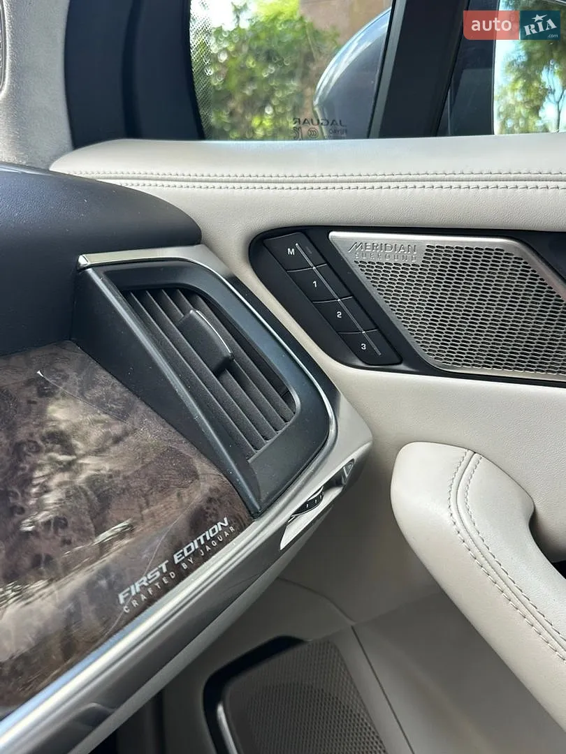 2019 Jaguar I-Pace - мініатюра 17