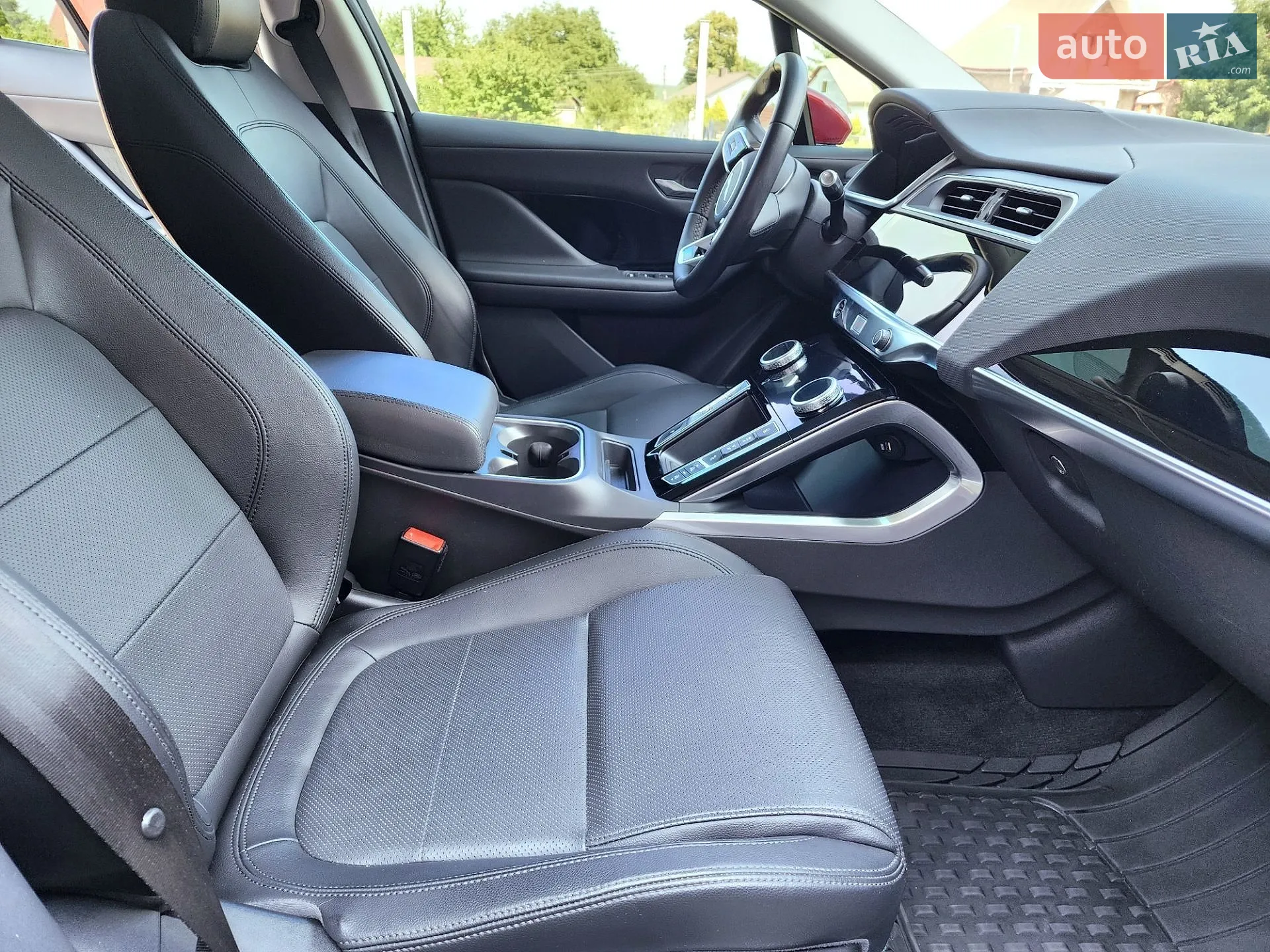 2019 Jaguar I-Pace - мініатюра 16
