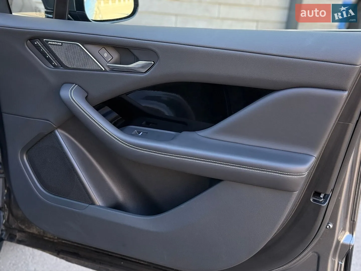 2019 Jaguar I-Pace - мініатюра 29