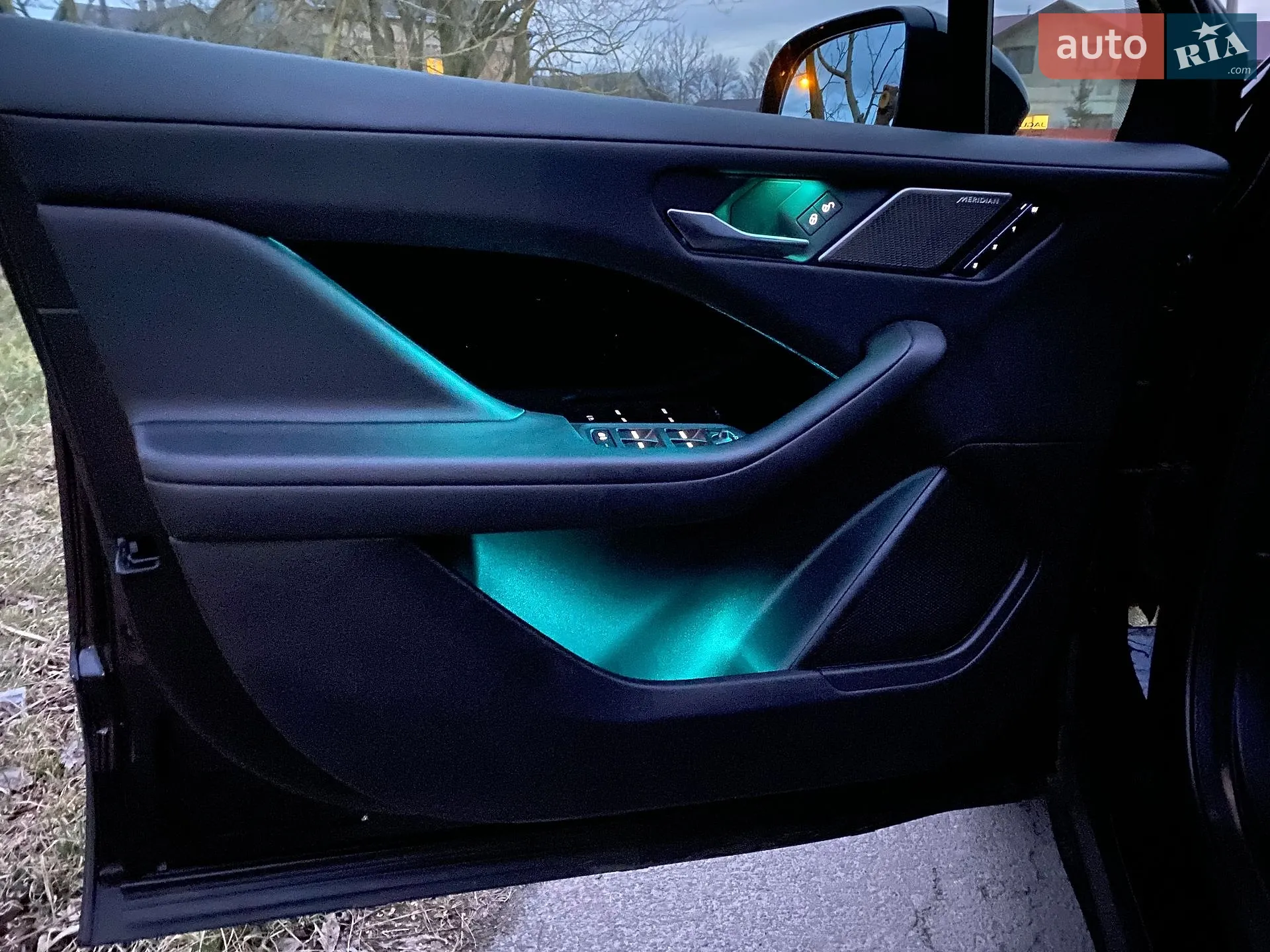 2019 Jaguar I-Pace - мініатюра 29