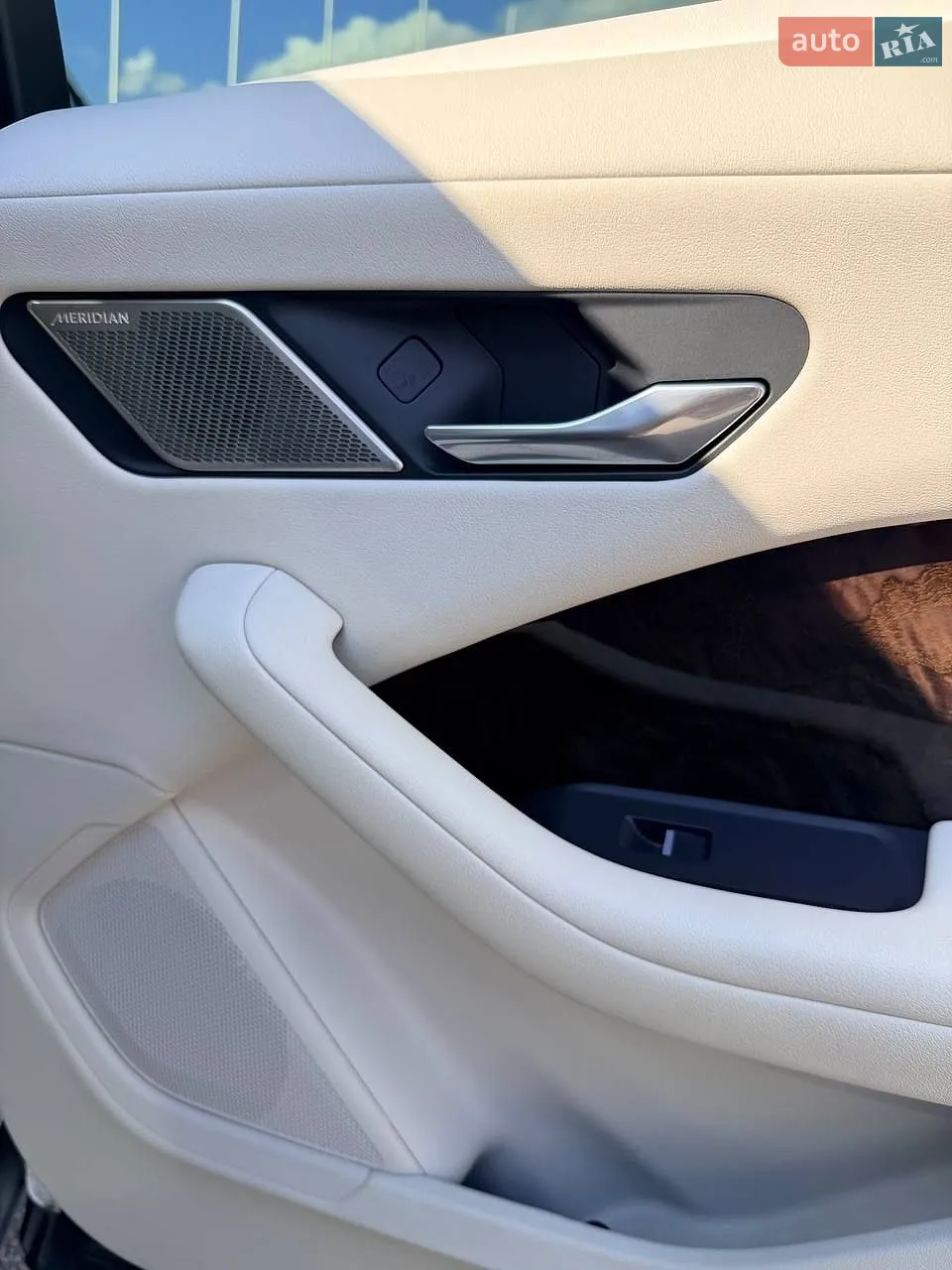 2019 Jaguar I-Pace - мініатюра 35