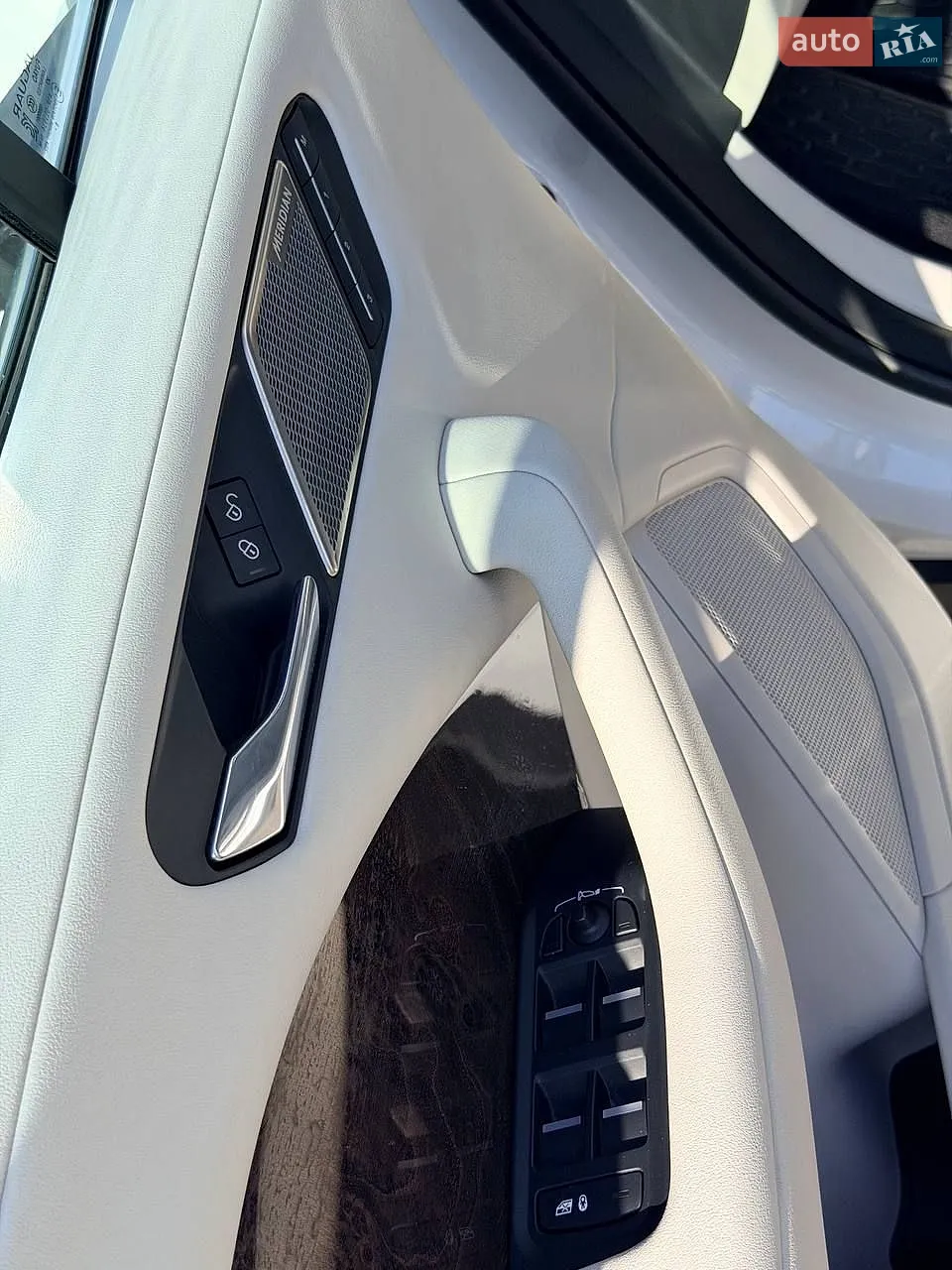 2019 Jaguar I-Pace - мініатюра 32