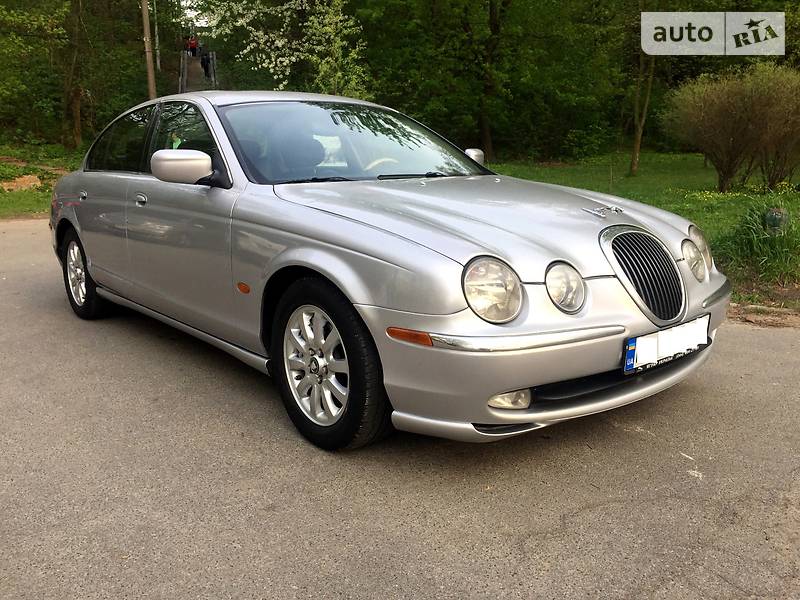 Jaguar S-Type 2002 року