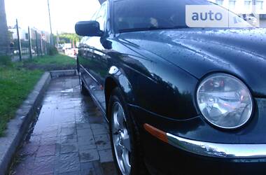 Седан Jaguar S-Type 1999 в Львове