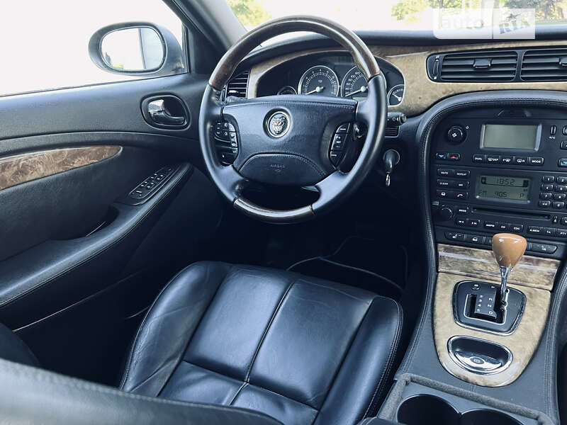 Седан Jaguar S-Type 2005 в Дніпрі
