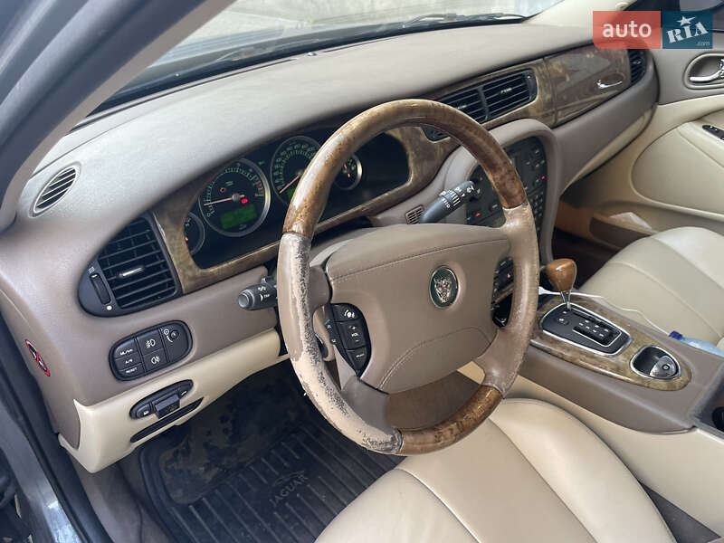 Седан Jaguar S-Type 2004 в Киеве
