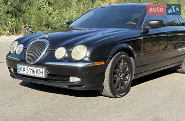 Седан Jaguar S-Type 2000 в 