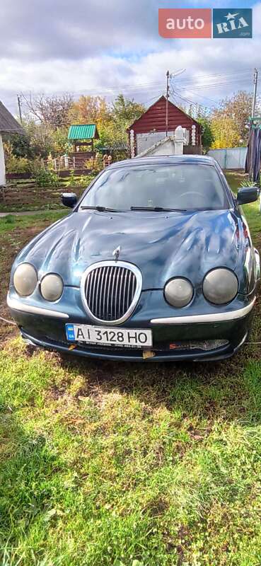 Седан Jaguar S-Type 2000 в 