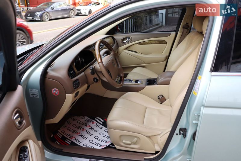 Седан Jaguar S-Type 2006 в Львове