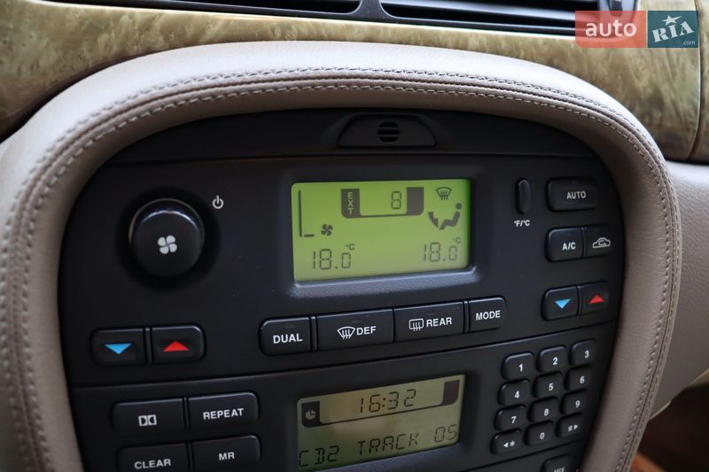 Седан Jaguar S-Type 2006 в Львове