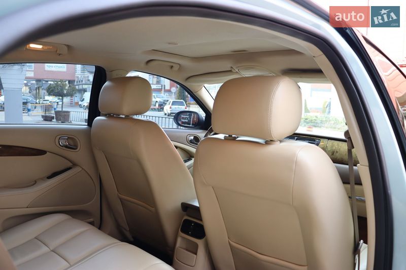 Седан Jaguar S-Type 2006 в Львове
