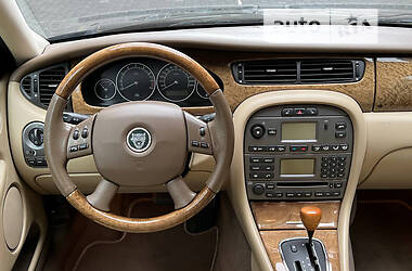 Седан Jaguar X-Type 2006 в 
