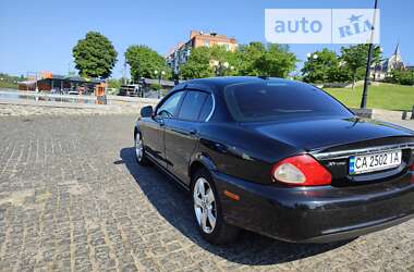 Седан Jaguar X-Type 2008 в Умані