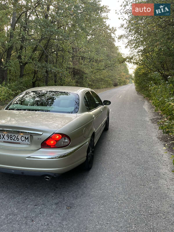 Седан Jaguar X-Type 2007 в Рокитному