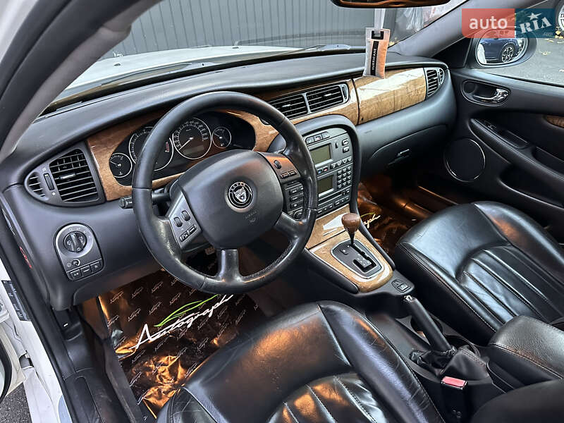 Седан Jaguar X-Type 2008 в Киеве